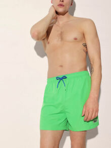 - "90251 - Medium Swimsuit" (. !) 
